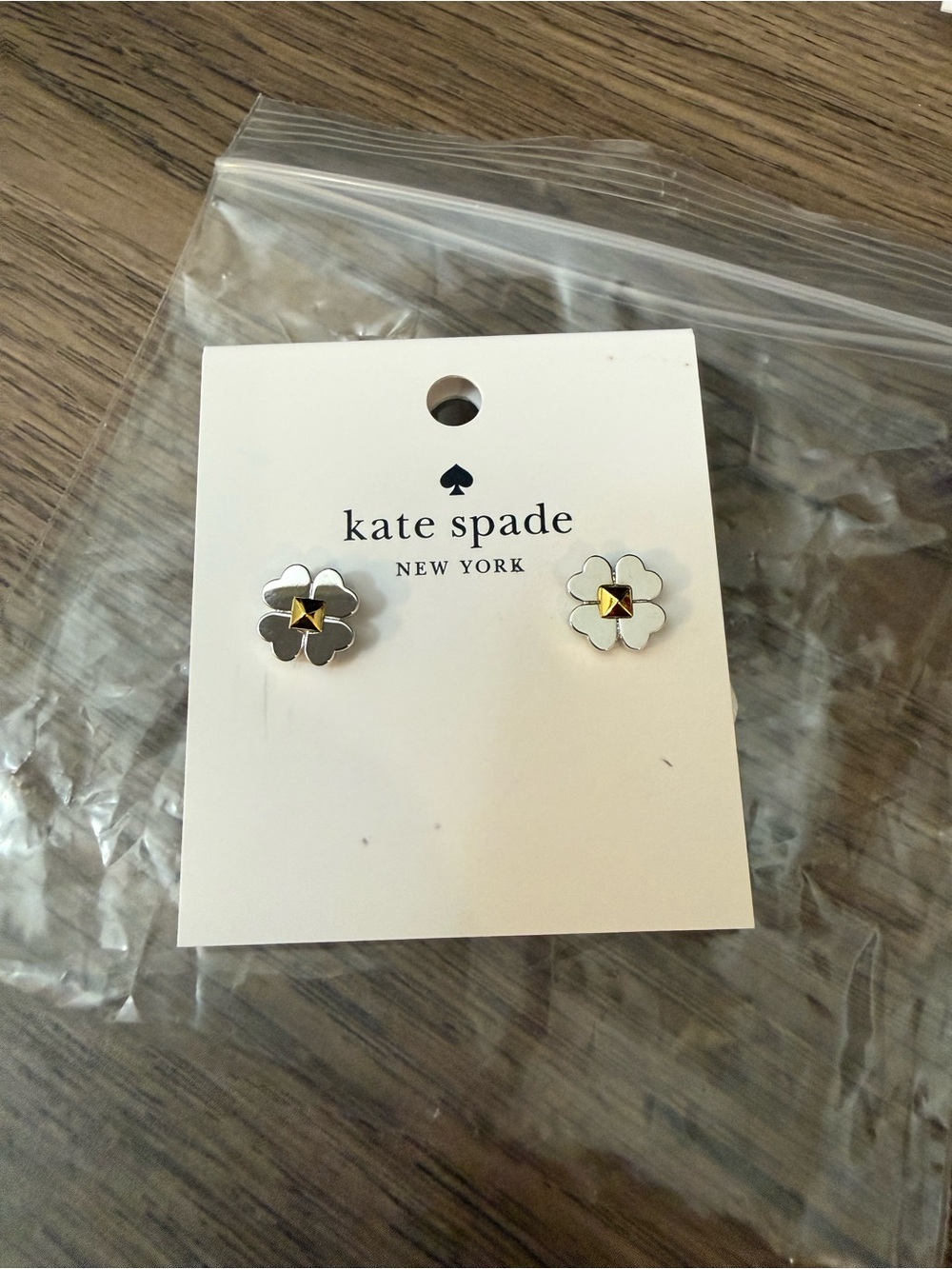 Brand new kate spade White Flower Stud Earrings with Gold Center